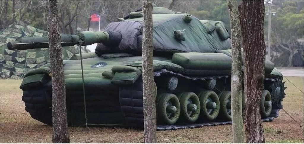 精河军用充气坦克